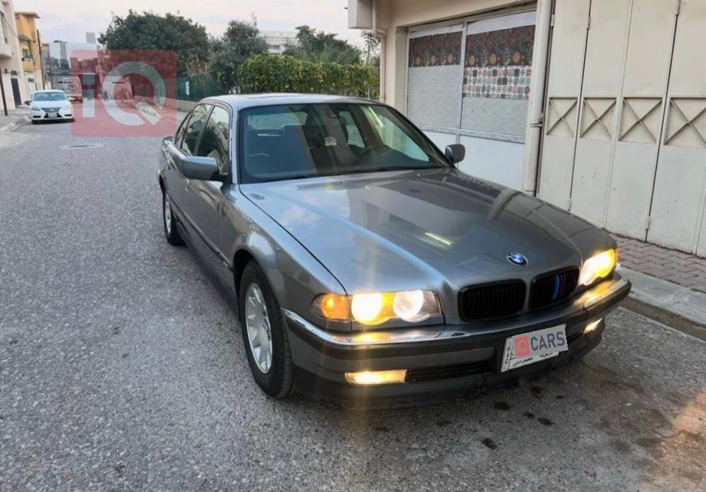 بي ام دبليو الفئة 7